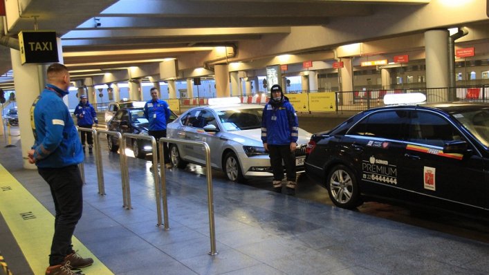 Pracownicy firm taxi lepiej widoczni na Lotnisku Chopina