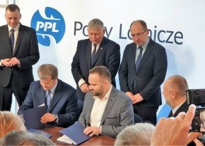 Podpisano umowy dotyczące budowy lotniska w Radomiu