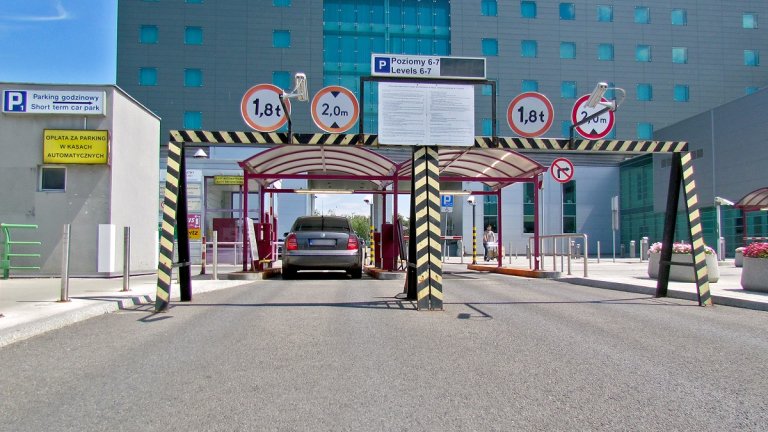 Zmiana organizacji parkowania na Lotnisku Chopina w Warszawie!