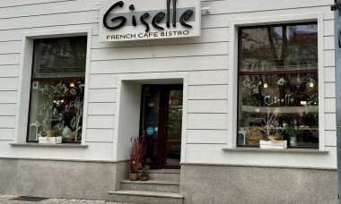 Giselle Cafe Bistro